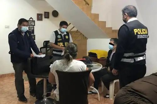 Autoridades detuvieron esta madrugada a director de la UGEL 16 de Barranca, acusado de liderar organización criminal los Licenciados de Barranca.