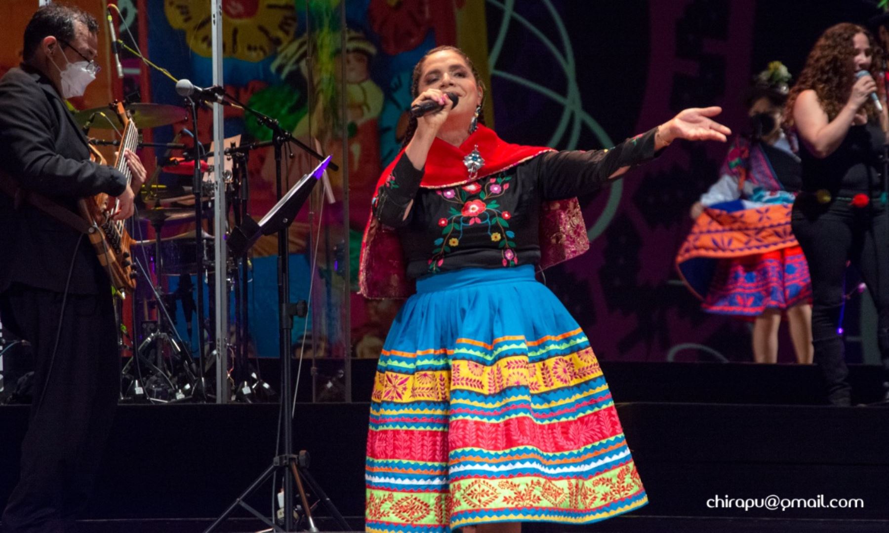Saywa viaja a Europa para rendir homenaje musical a madres peruanas
