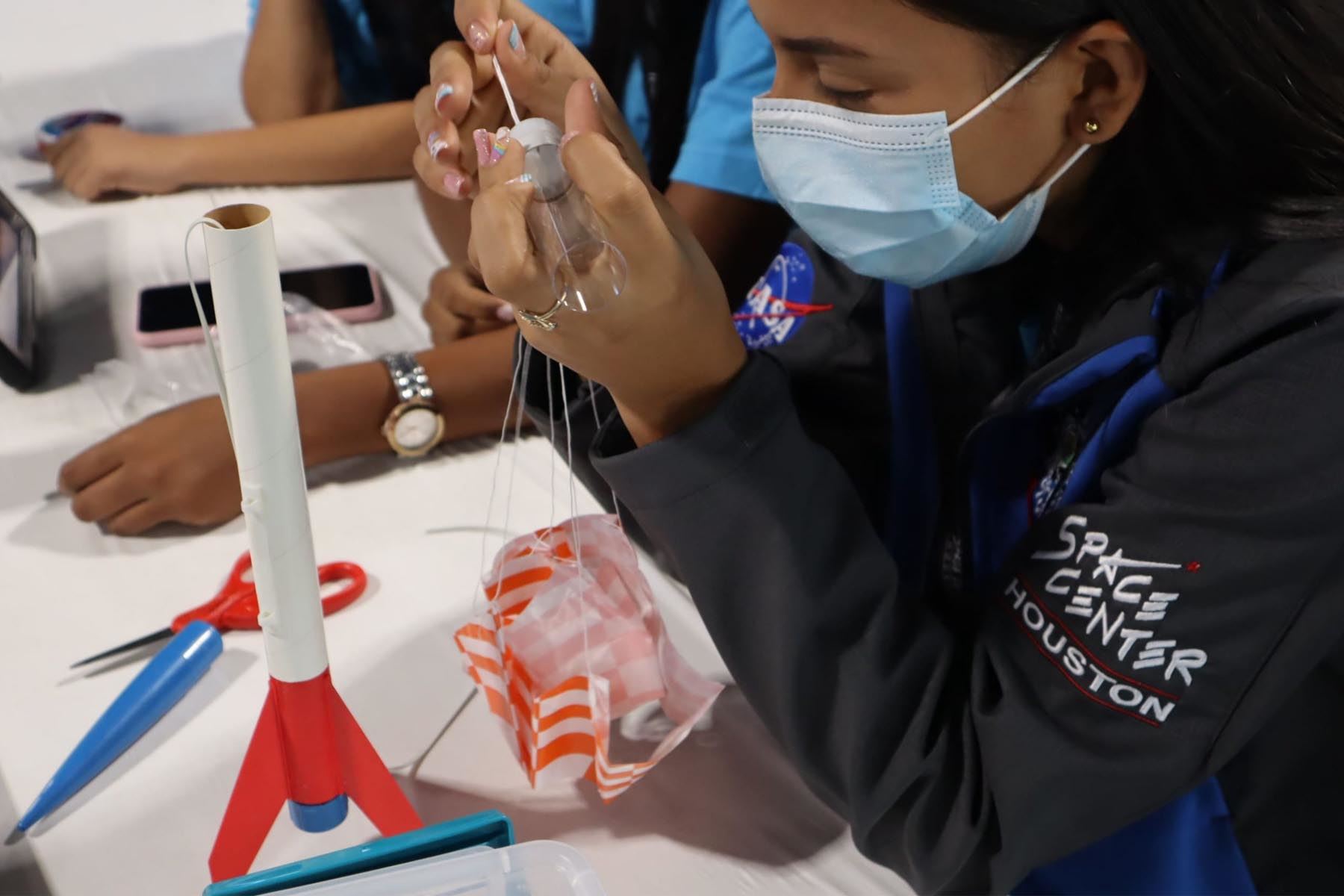 La fundación destacó el apoyo de la Embajada de los Estados Unidos en el Perú, que se ha convertido en un gran aliado para empoderar y ofrecer oportunidades a que más niñas y mujeres accedan a las habilidades STEM.  Foto: She is