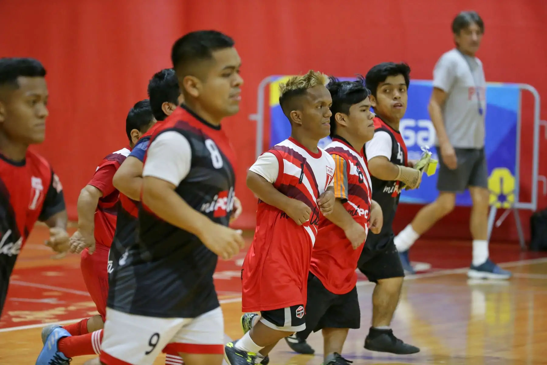 La Selección Peruana de Talla Baja pisó por primera vez el Polideportivo 1 con la finalidad de reconocer el campo de juego donde se desarrollará la Copa América.  Foto: ANDINA/ Legado
