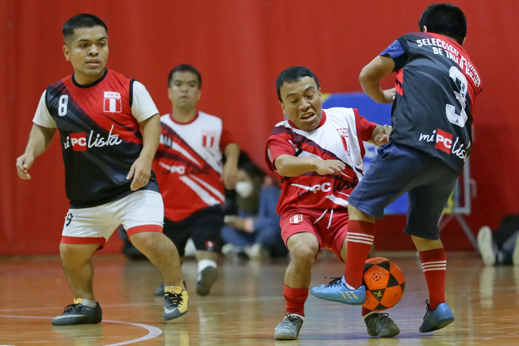 El equipo destacó el óptimo estado de este recinto, que ha sido sede también de torneos importantes en judo, handball, lucha, entre otros. Foto: ANDINA/ Legado