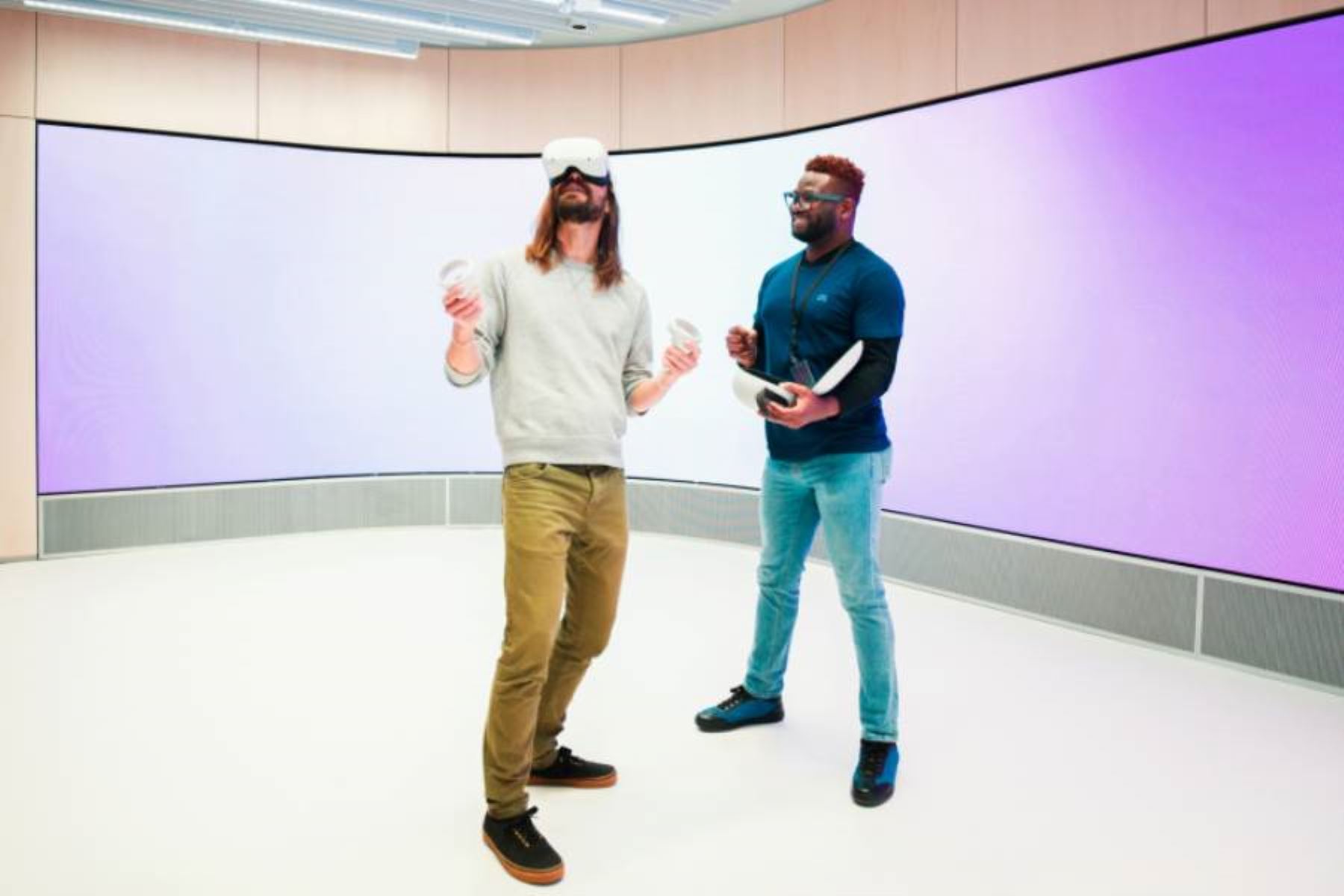 Meta abrió su primera tienda física donde muestra productos de realidad virtual
