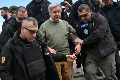 Guterres y su comitiva se sintieron "conmocionados" por la proximidad de los bombardeos rusos, aunque todos están "a salvo", dijo un portavoz de la ONU. Foto: AFP