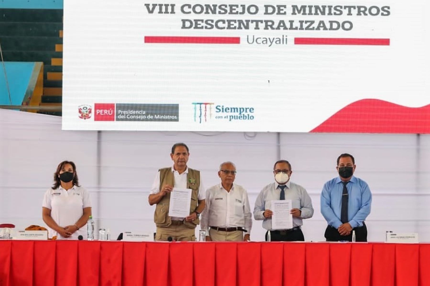 El ministro José Luis Gavidia anunció que se viene trabajando un proyecto para generar movilidades escolares fluviales. Foto: ANDINA/Difusión.