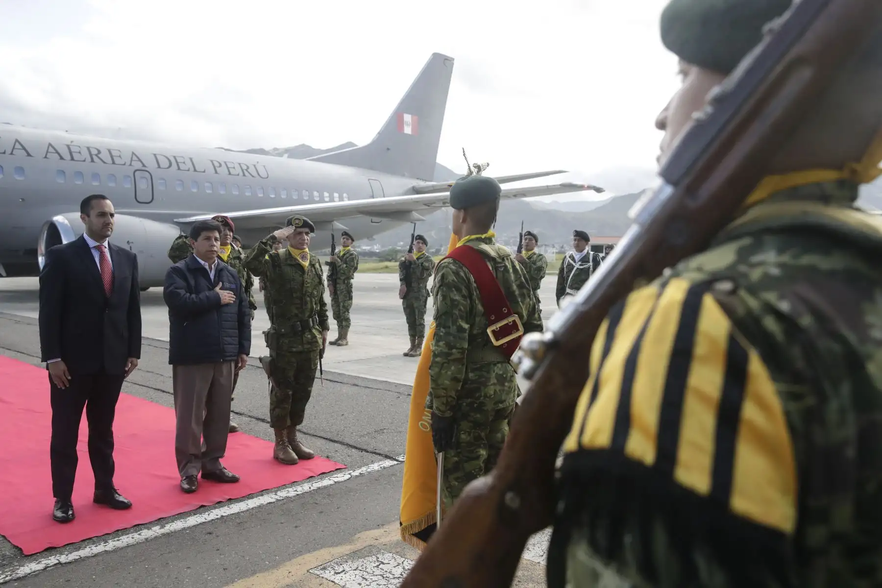 Presidente Pedro Castillo llega a la ciudad ecuatoriana de Loja para el Encuentro Presidencial y XIV Gabinete Binacional Ecuador-Perú. Foto: ANDINA/ Prensa Presidencia