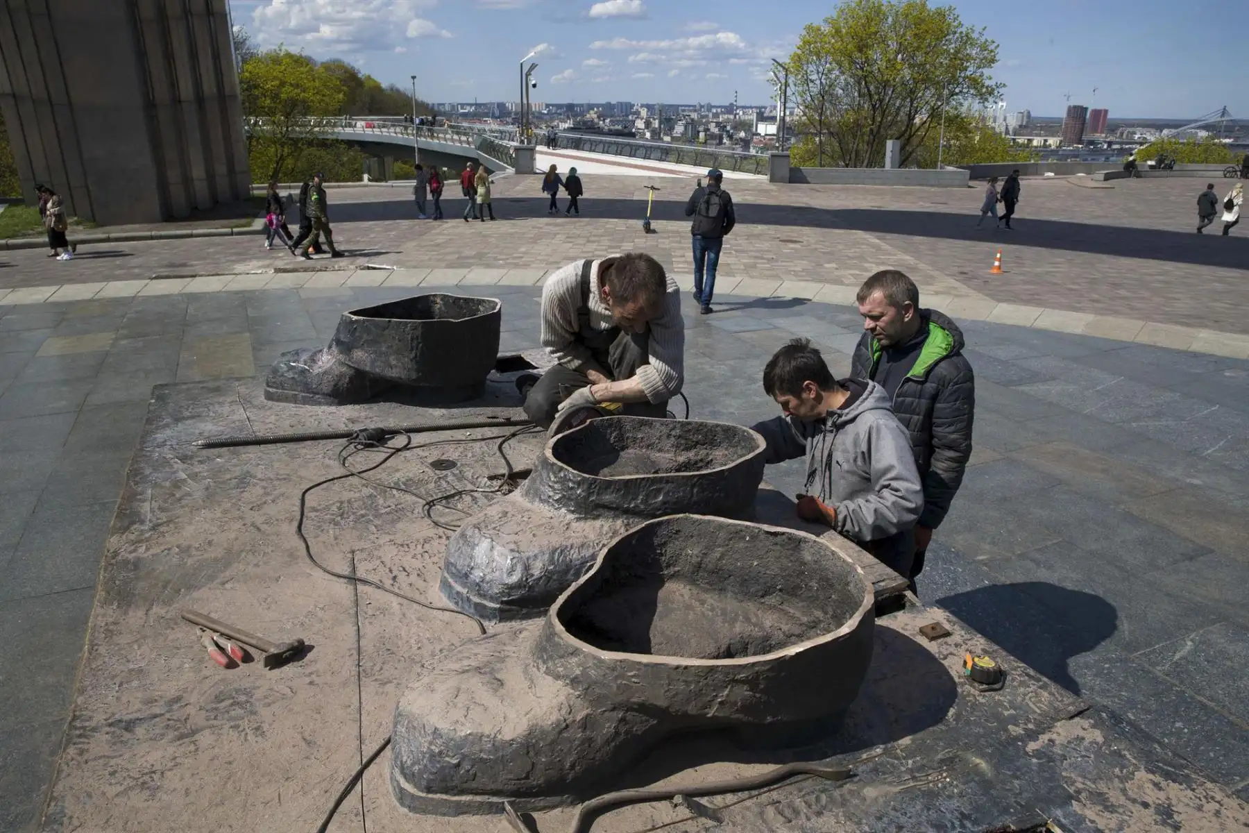 Alcalde de Kiev ordena destruir monumento símbolo de amistad con Rusia