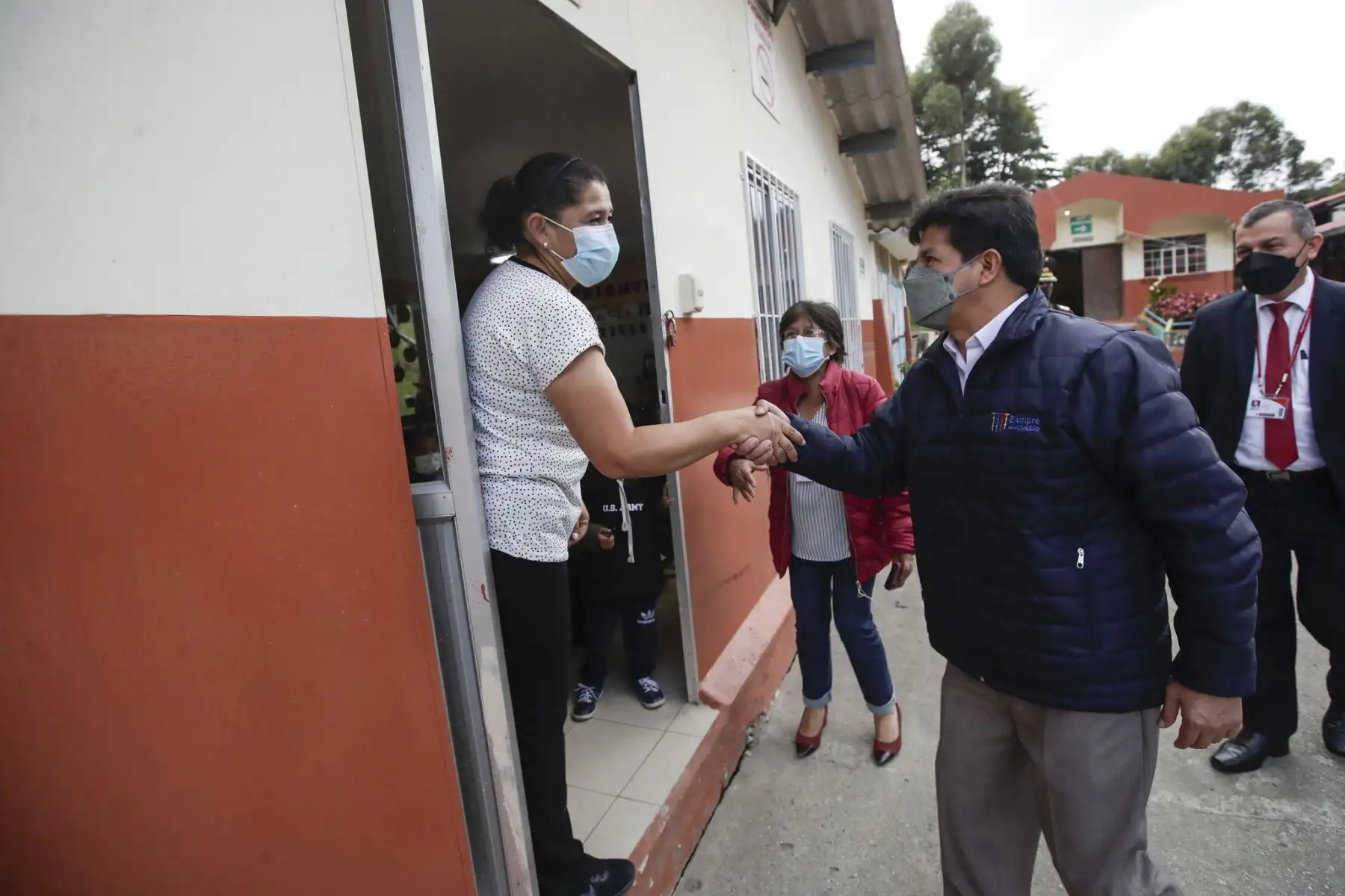 Presidente Pedro Castillo, visita el Centro Integral de Gestión de Residuos Sólidos en Loja, Ecuador. Foto: ANDINA/Prensa Presidencia