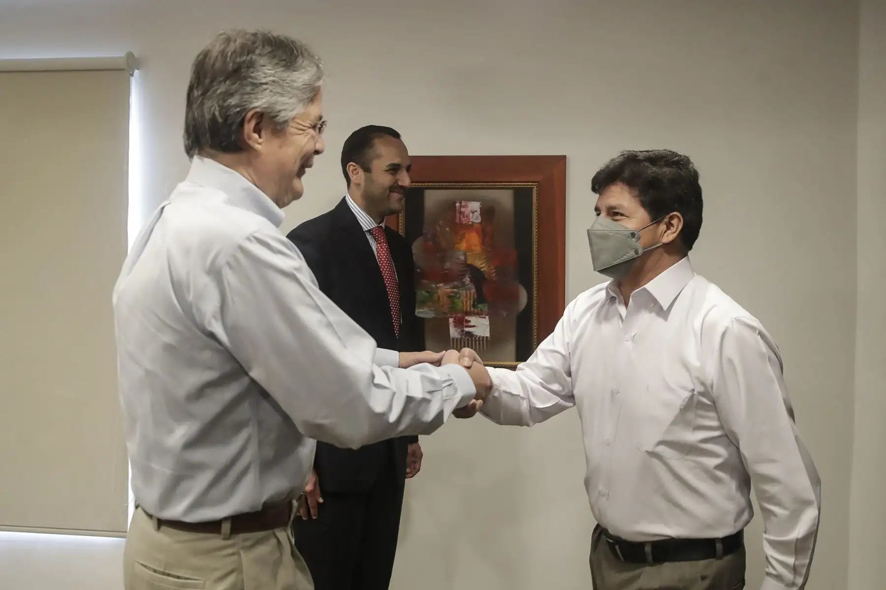 Presidente Pedro Castillo se reúne con su homólogo ecuatoriano Guillermo Lasso, en el hotel Sonesta de Loja. Foto: ANDINA/ Prensa Presidencia