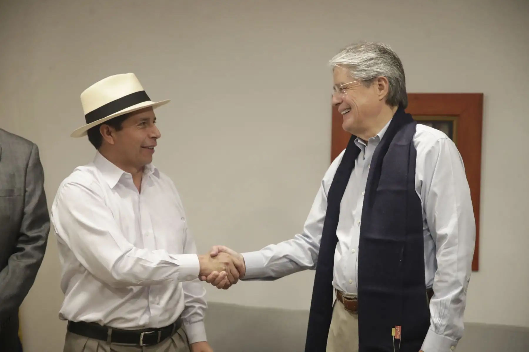 Presidente Pedro Castillo se reúne con su homólogo ecuatoriano Guillermo Lasso, en el hotel Sonesta de Loja. Foto: ANDINA/ Prensa Presidencia