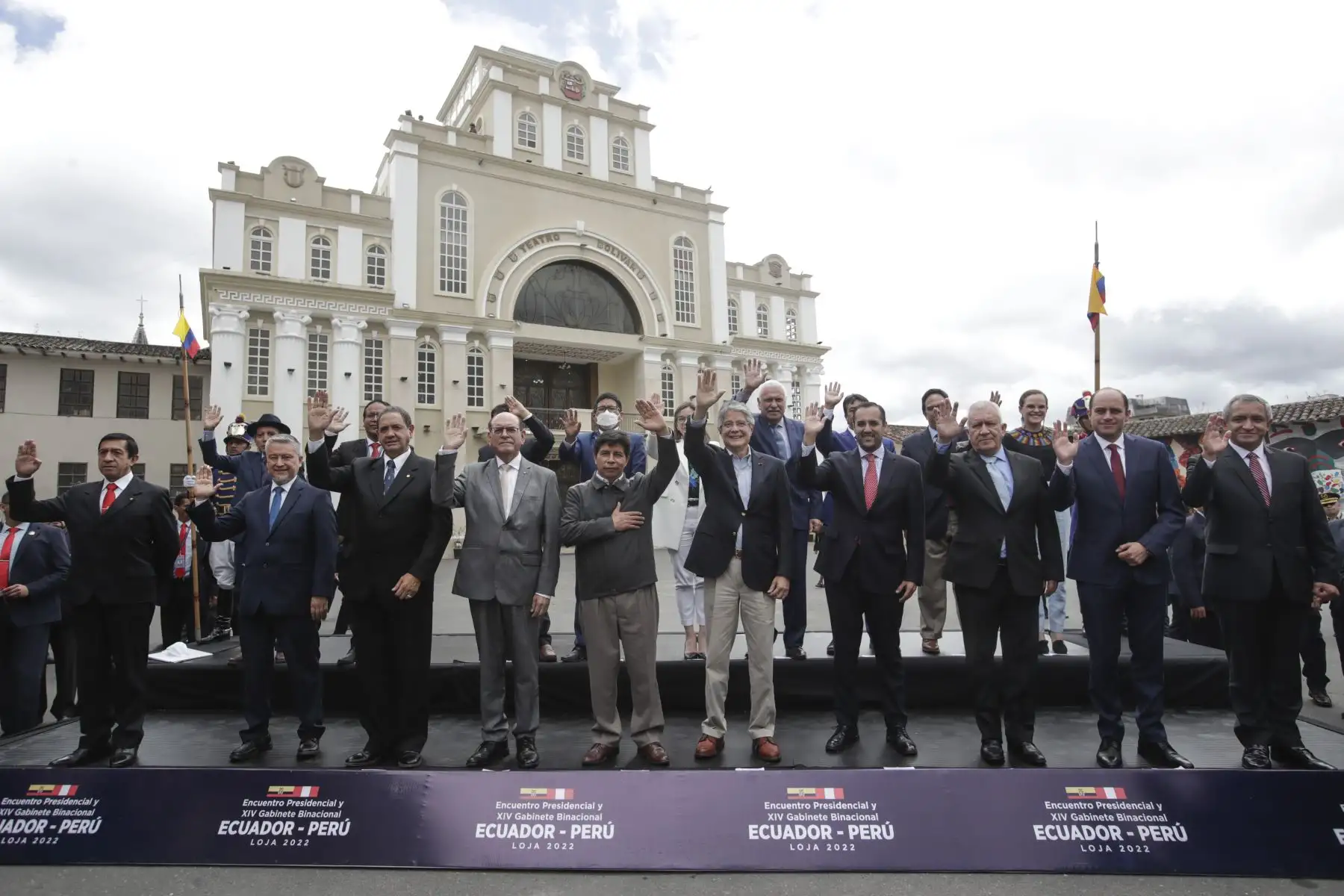 Fotografía oficial de las delegaciones participantes en el Encuentro Presidencial y XIV Gabinete Binacional Ecuador - Perú.
Foto: ANDINA/Cancillería Perú