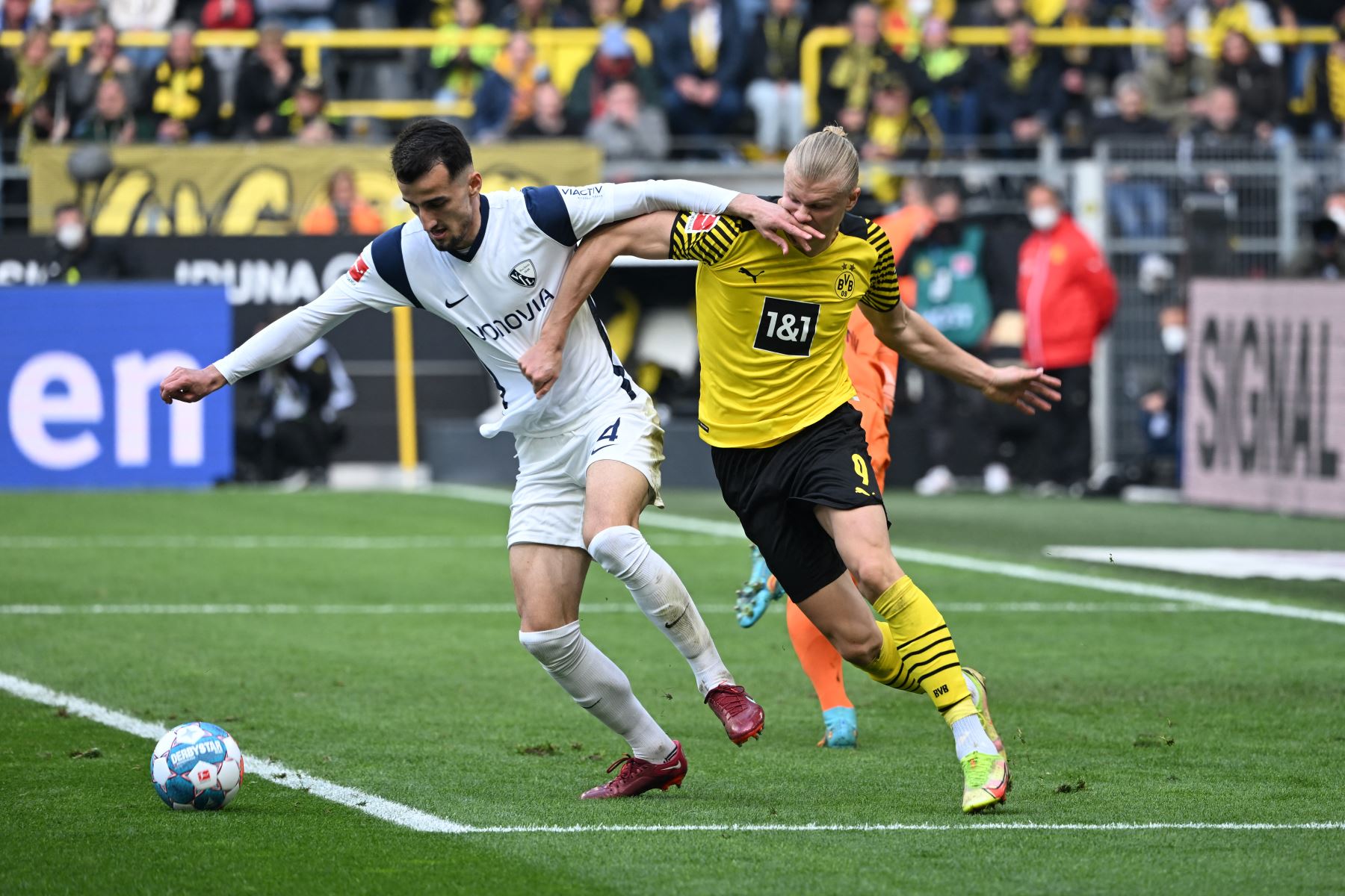 El Borussia Dortmund cae ante Bochum pese a triplete de Haaland