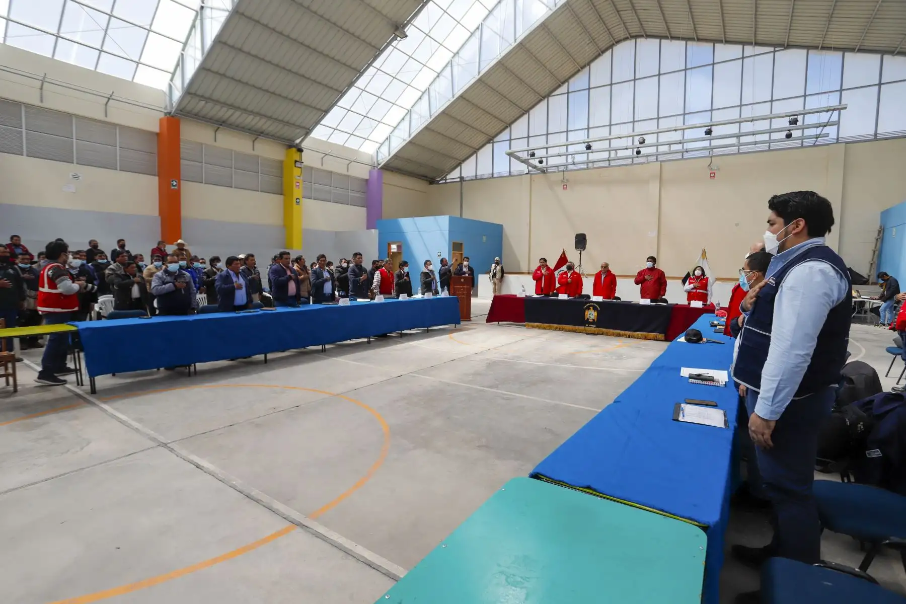 Presidente del Consejo de Ministros, Aníbal Torres, encabeza la reinstalación de la Mesa de Diálogo para el Desarrollo de Espinar con la participación de los ministros del MTC y Minem, el alcalde provincial, autoridades distritales, un representante del gobierno regional del Cusco y de organizaciones sociales. Foto: PCM