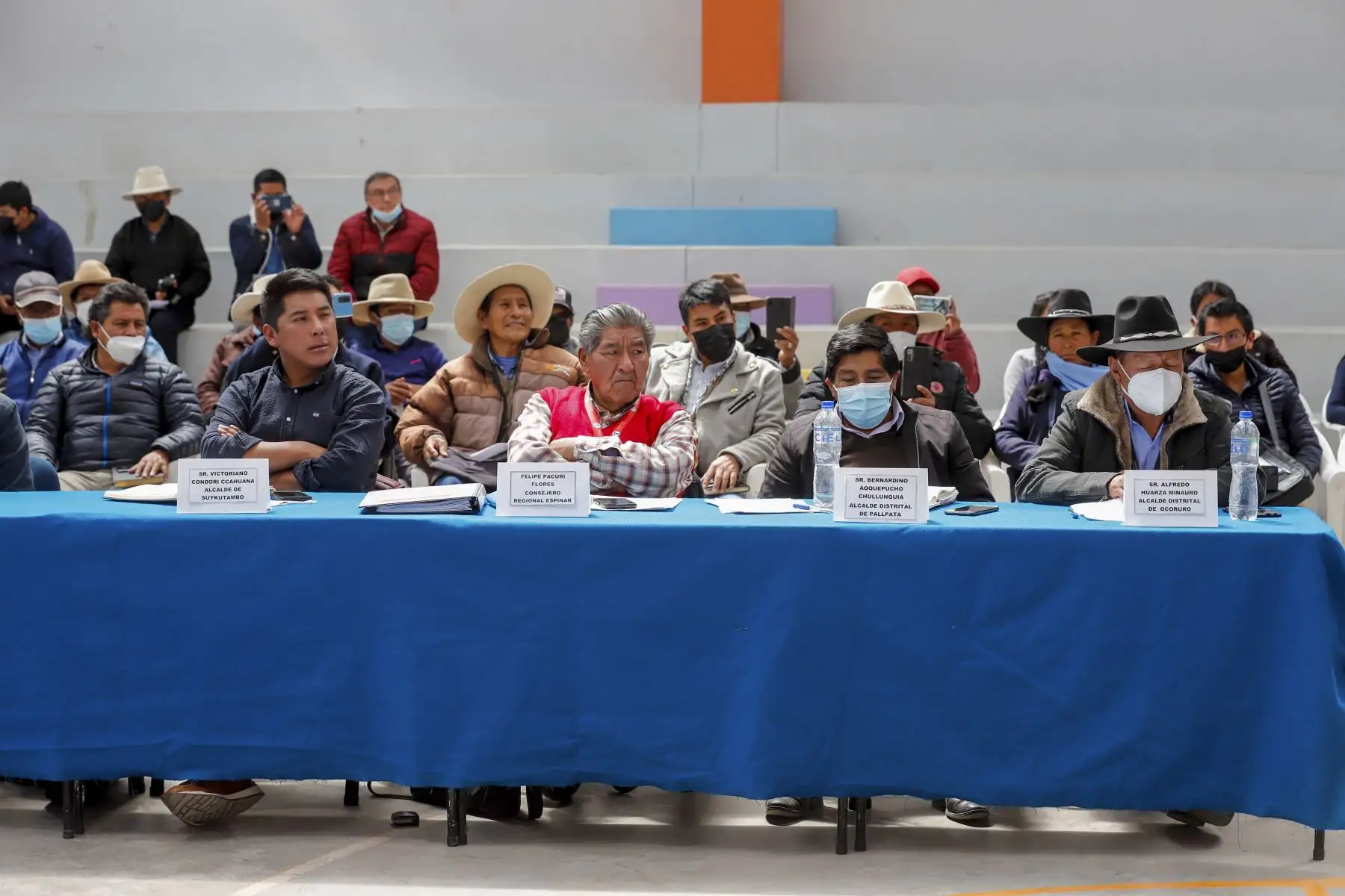Presidente del Consejo de Ministros, Aníbal Torres, encabeza la reinstalación de la Mesa de Diálogo para el Desarrollo de Espinar con la participación de los ministros del MTC y Minem, el alcalde provincial, autoridades distritales, un representante del gobierno regional del Cusco y de organizaciones sociales. Foto: PCM