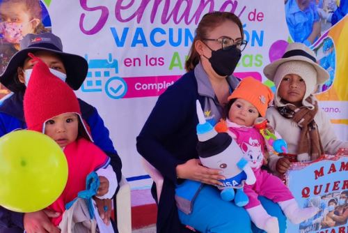 La Dirección Regional de Salud (Diresa) de Puno no se detiene y continúa vacunando contra el covid-19, estableciendo como meta aplicar la totalidad de dosis pediátricas hasta hoy 30 de abril.