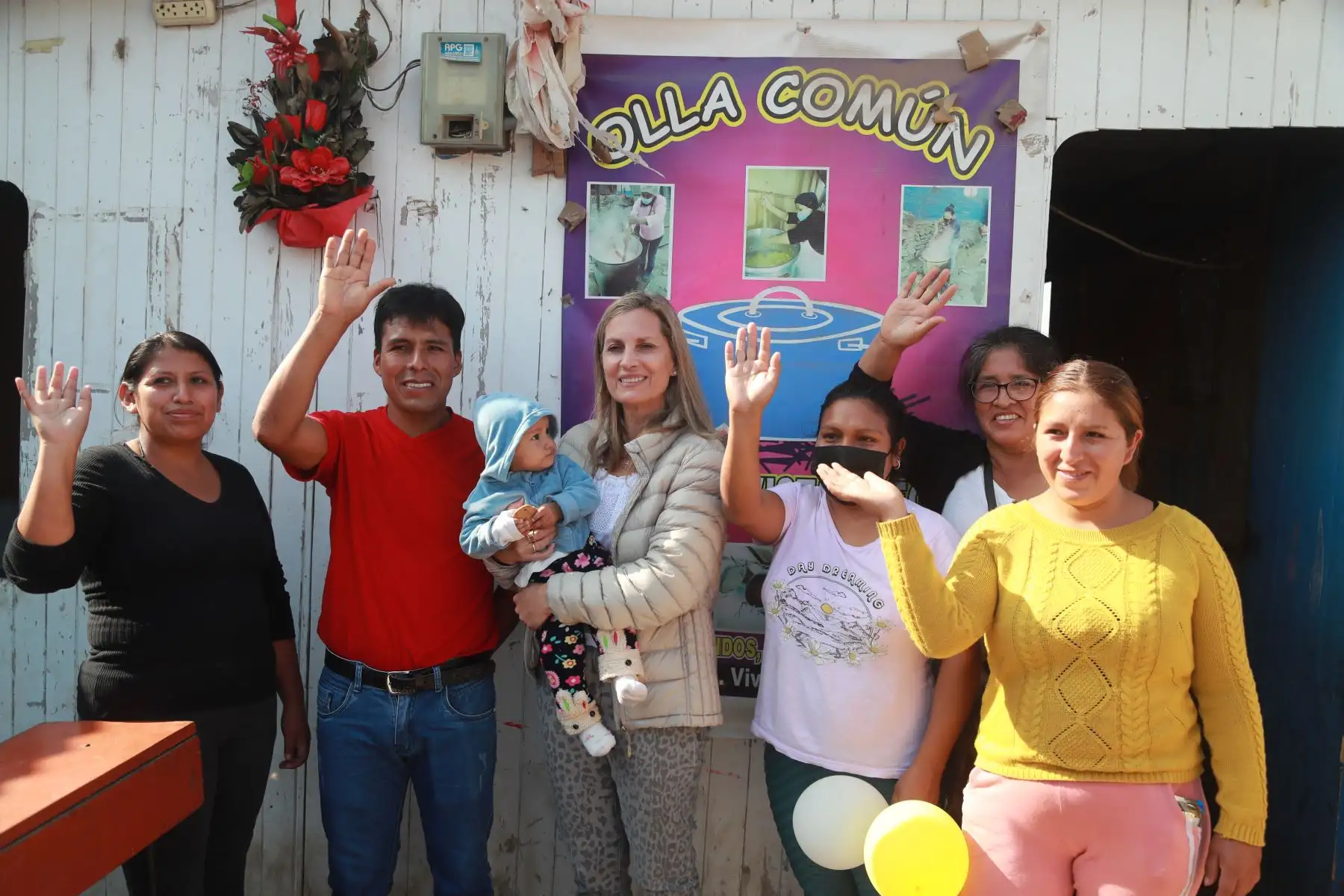 La presidenta del Congreso, Maricarmen Alva, realizó visita de trabajo a la Asociación de Ollas Comunes en Puente Piedra.
Foto: ANDINA/Congreso