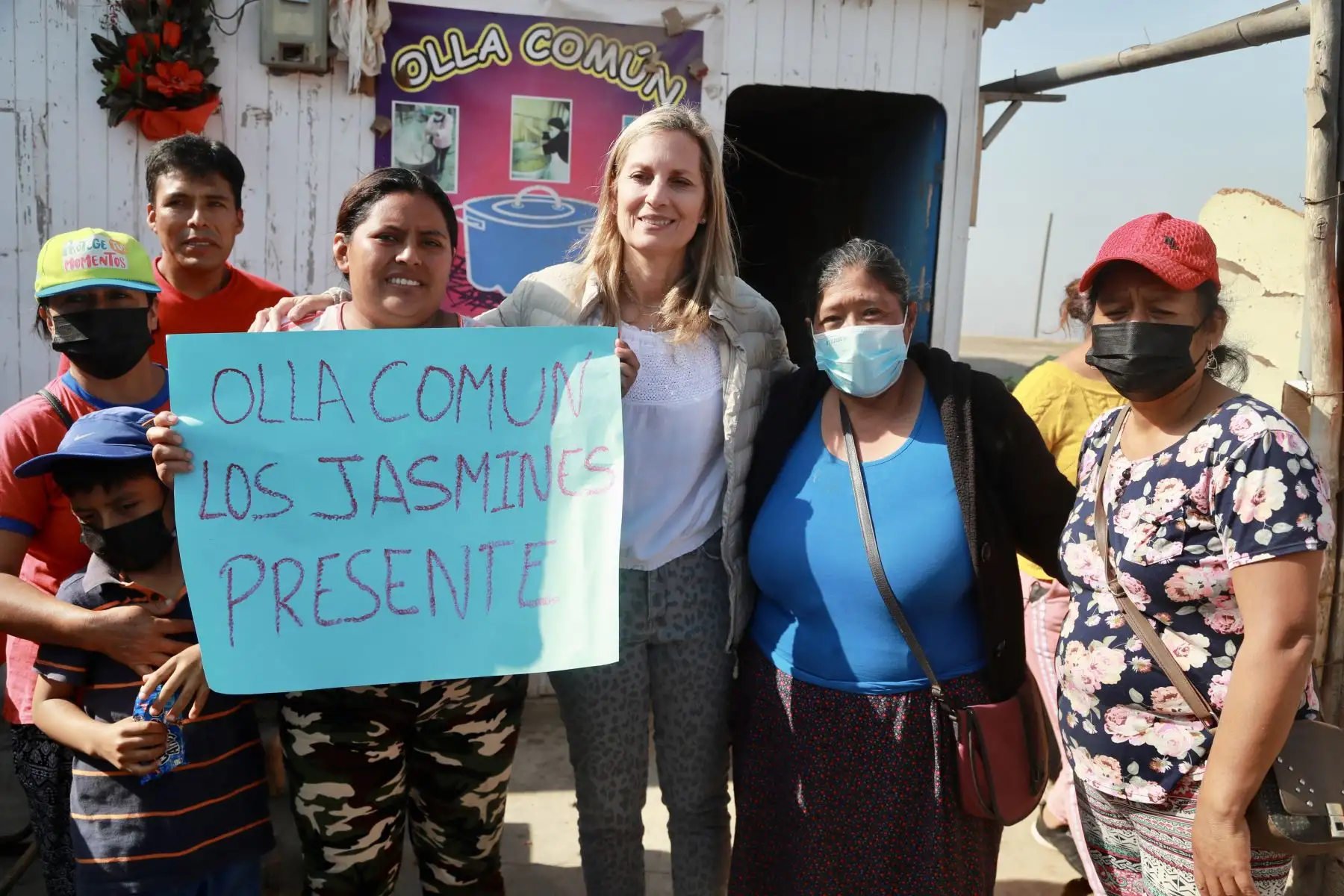 La presidenta del Congreso, Maricarmen Alva, realizó visita de trabajo a la Asociación de Ollas Comunes en Puente Piedra.
Foto: ANDINA/Congreso