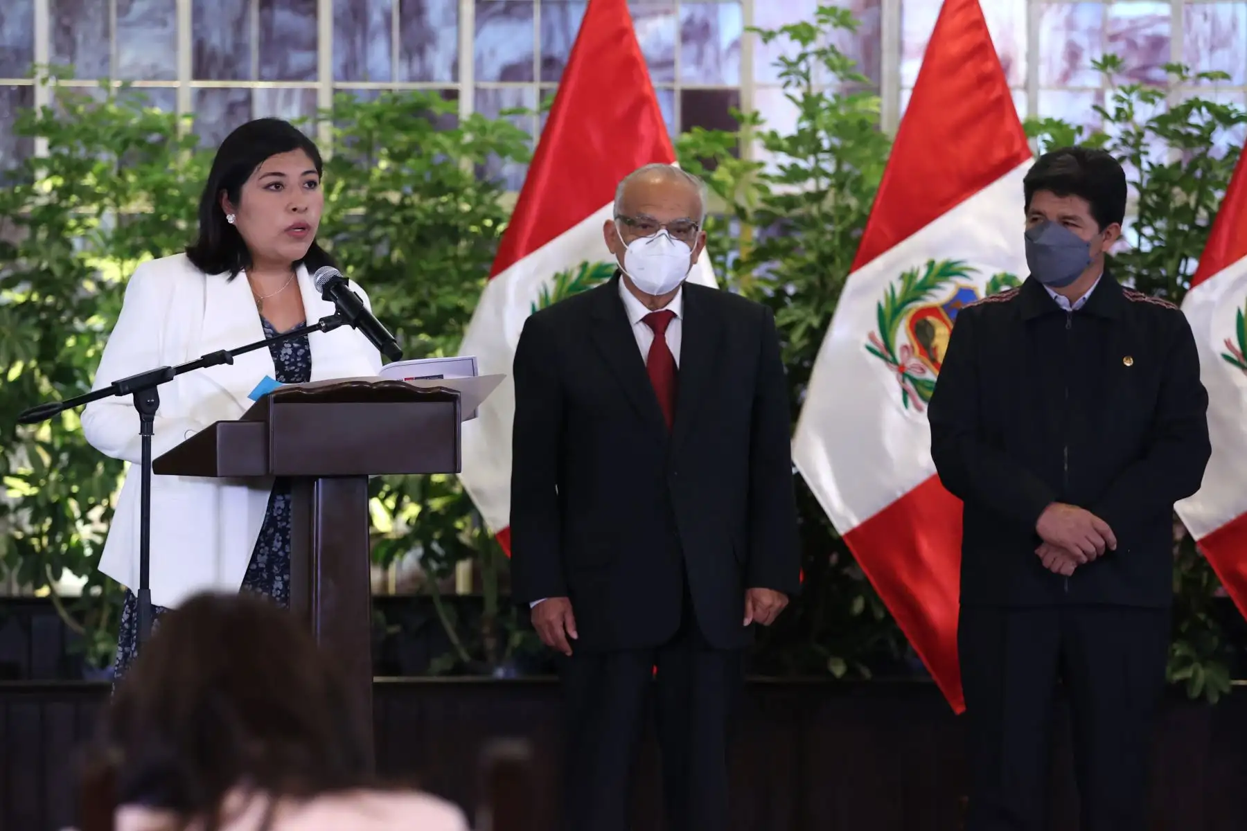 El presidente de la República, Pedro Castillo, junto al presidente del Consejo de Ministros, Ánibal Torres, y la y la ministra de Trabajo y Promoción del Empleo, Betssy Chavez, participaron de la ceremonia de condecoración de la Orden del Trabajo 2022.
Foto: ANDINA/Presidencia Perú