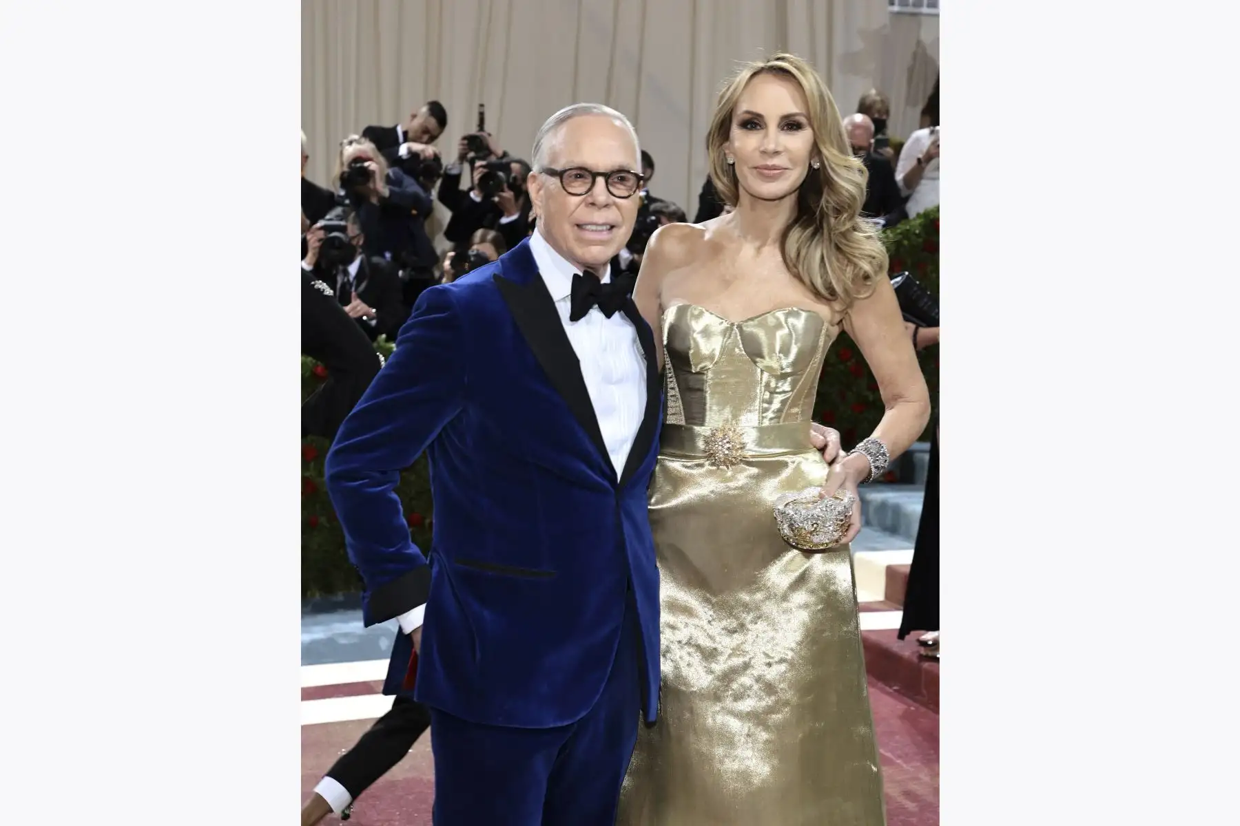 Tommy Hilfiger y Dee Hilfiger asisten a la Gala Met 2022 que celebra "In America: An Anthology of Fashion" en el Museo Metropolitano de Arte el 2 de mayo de 2022 en la ciudad de Nueva York.
Foto: AFP