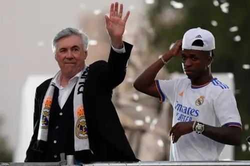 Carlo Ancelotti es el primer entrenador de la historia en ganar los cinco grandes campeonatos del fútbol europeo (Francia, España, Inglaterra, Alemania e Italia).