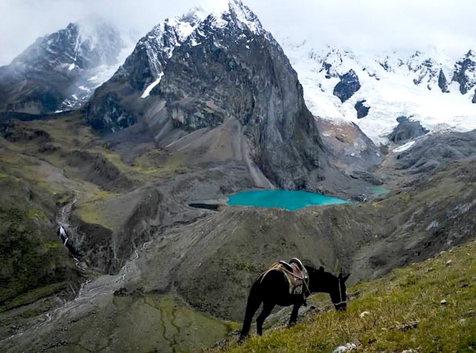 Región Lima: ejecutan obra de mejoramiento de servicios turísticos en Cordillera Huayhuash