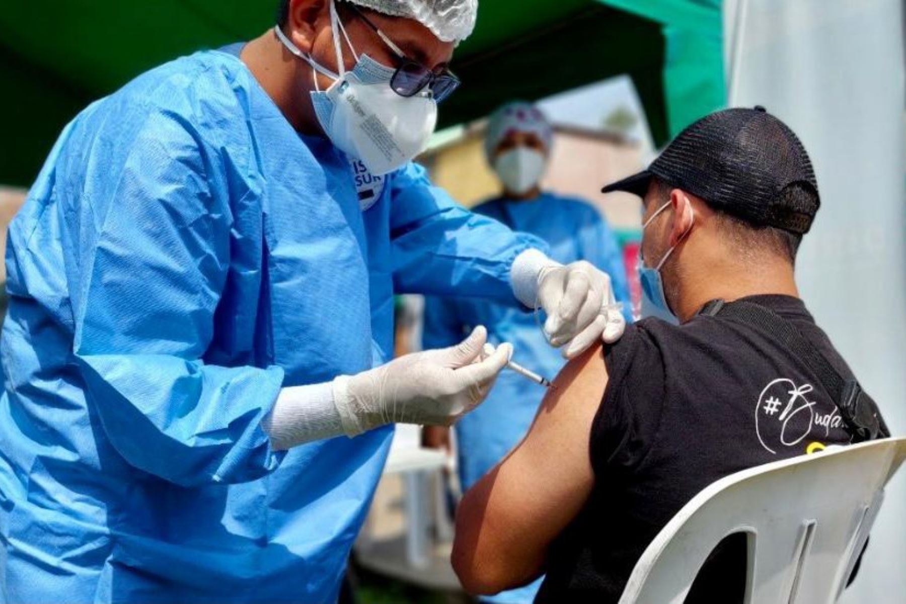 Geresa Arequipa insta a recibir la tercera dosis para cerrar brecha de vacunación