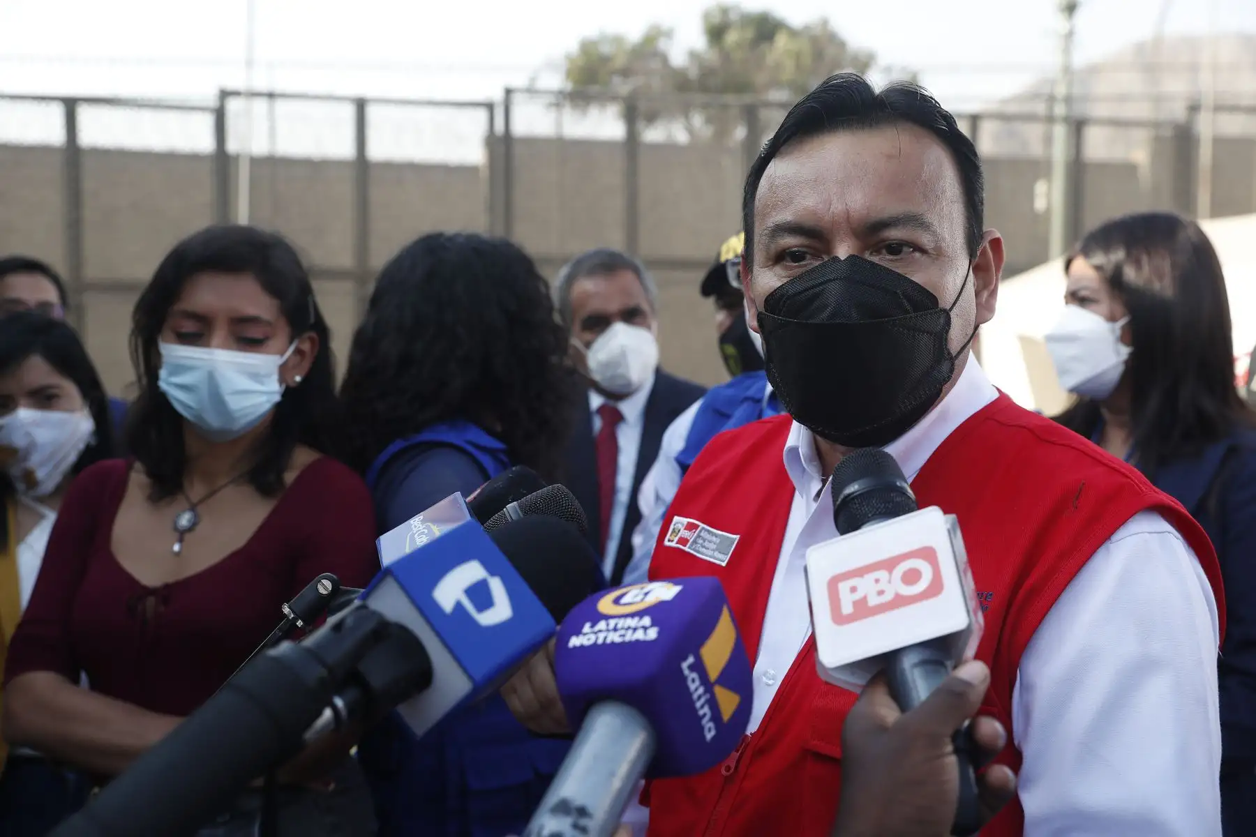 La jornada de vacunación contra el covid-19 en el Penal de Lurigancho contó con la presencia del ministro de Justicia y Derechos Humanos, Félix Chero. Foto: ANDINA/Renato Pajuelo