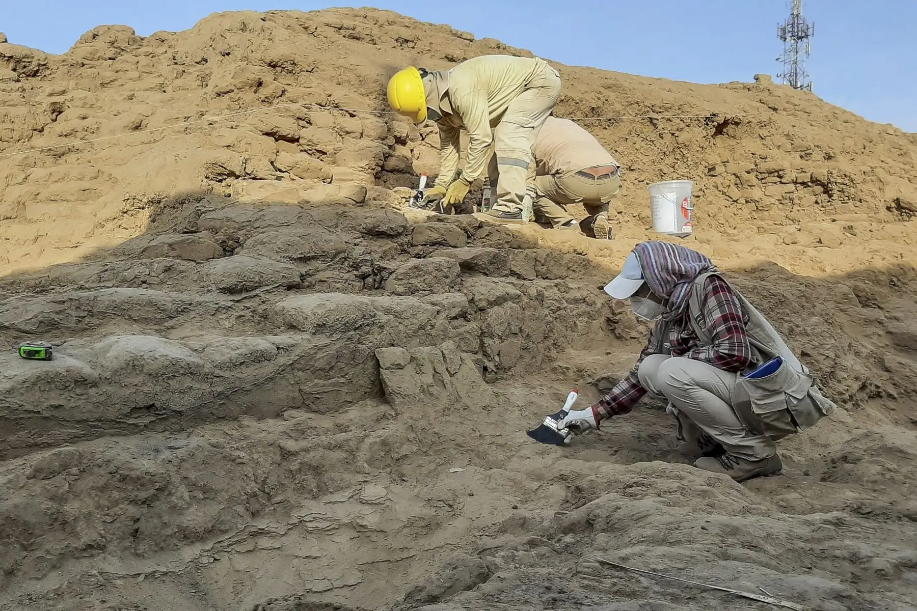 Takaynamo es la construcción más temprana de los Chimú y debido a su cercanía con los moches es posible que haya tenido influencia de la policromía que se registra en la arquitectura de esta sociedad del antiguo Perú como se puede hallar en la huaca de La Luna o El Brujo.
Foto: ANDINA/Luis Puell