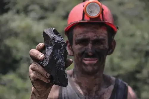 El informe recomienda, por primera vez, reforzar los derechos a la tierra de los pueblos originarios, como una forma para proteger el clima y la biodiversidad. Foto: AFP.
