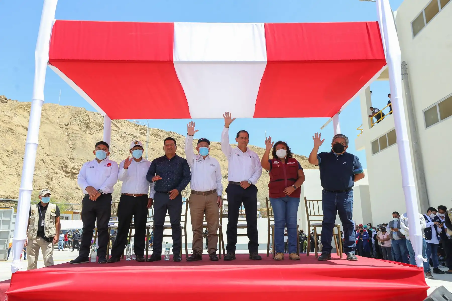 El Ministerio de la Producción (Produce) hizo entrega del Desembarcadero Pesquero Artesanal (DPA) de Cabo Blanco, Talara, cuya inversión alcanza los S/ 39 millones, una obra que será inaugurada por el Presidente de la República, Pedro Castillo Terrones.
Foto: ANDINA/Produce