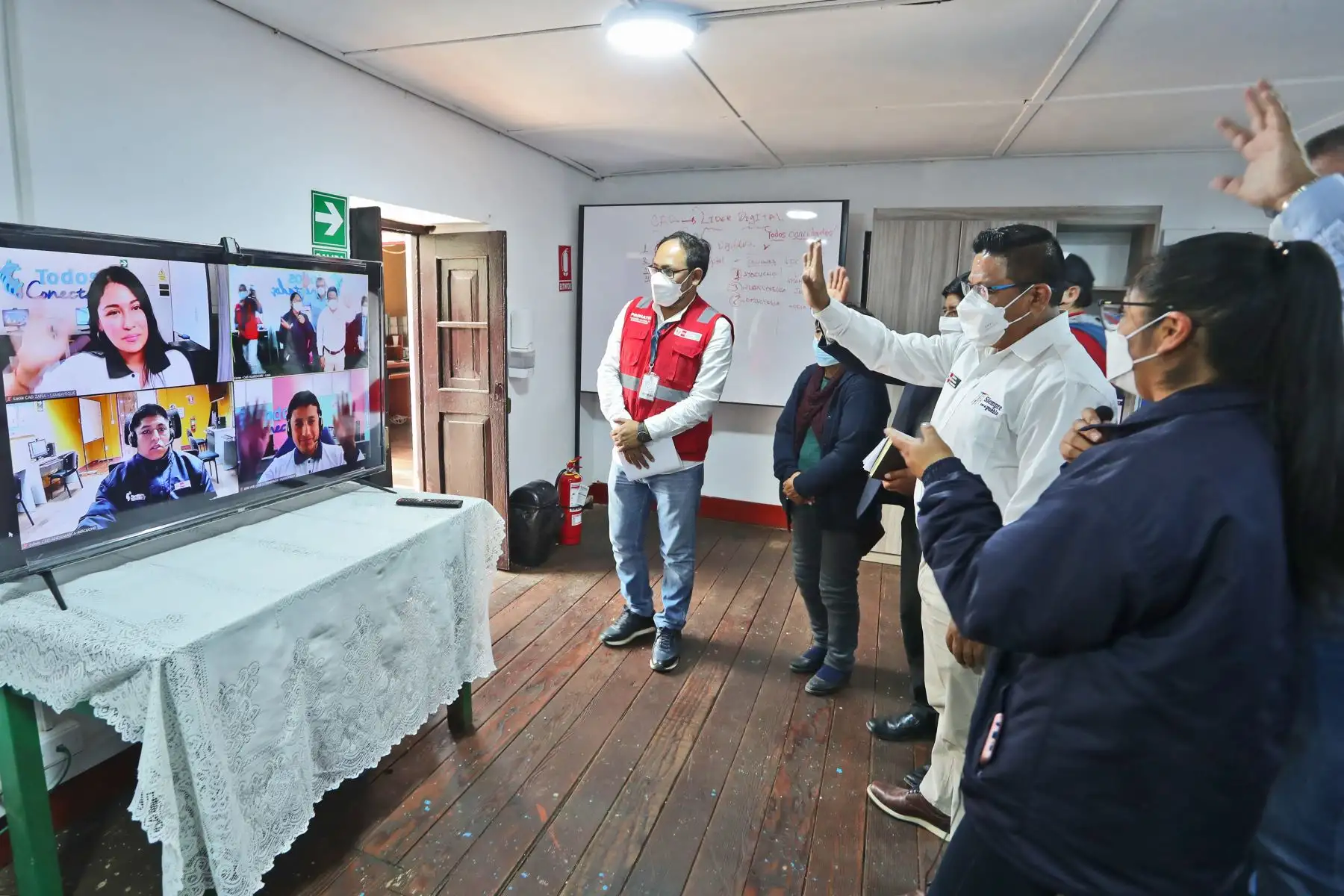 La instalación del CAD de Huarochirí, cuenta con seis computadoras, un televisor 50’’, impresora, útiles de oficina y material de prevención del COVID–19.
Foto: ANDINA/MTC