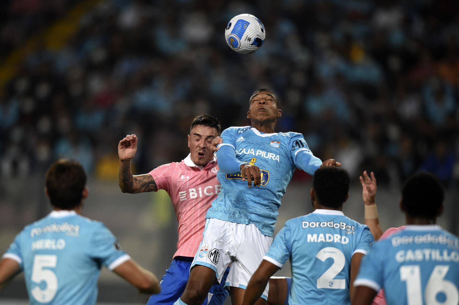 Copa Libertadores: Cristal vence a la Católica por 1-0 durante el segundo tiempo