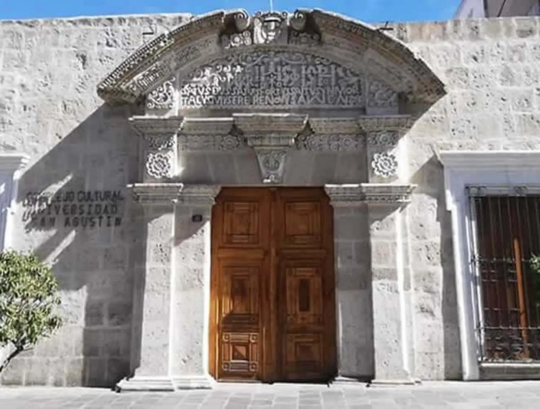 El Centro Cultural de la Universidad Nacional de San Agustín de Arequipa acoge desde hoy la exposición sobre las mujeres pioneras de la igualdad que impulsa el Proyecto Especial Bicentenario. Foto: ANDINA/difusión.