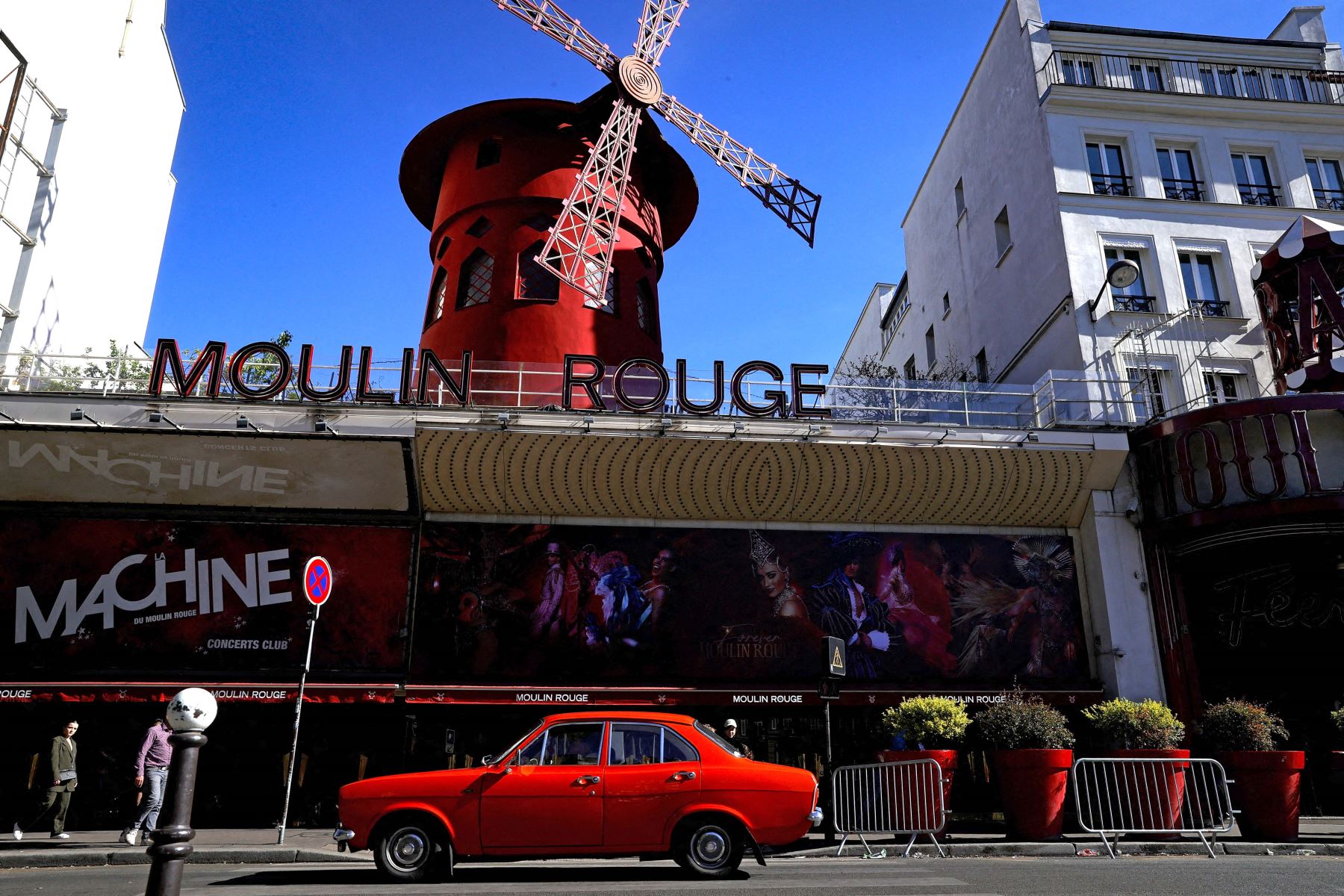 Moulin Rouge abre sus puertas y se podrá pasar la noche ahí por solo un euro