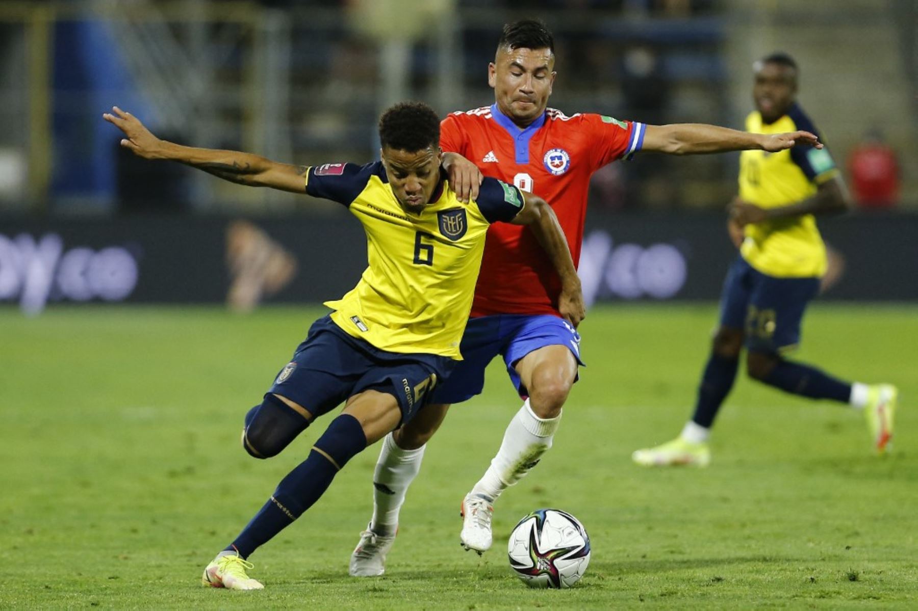 Chilenos quieren hacerse del cupo al Mundial Catar 2022 a través de una denuncia del futbolista Byron Castillo, quien asegura es colombiano y jugó por Ecuador