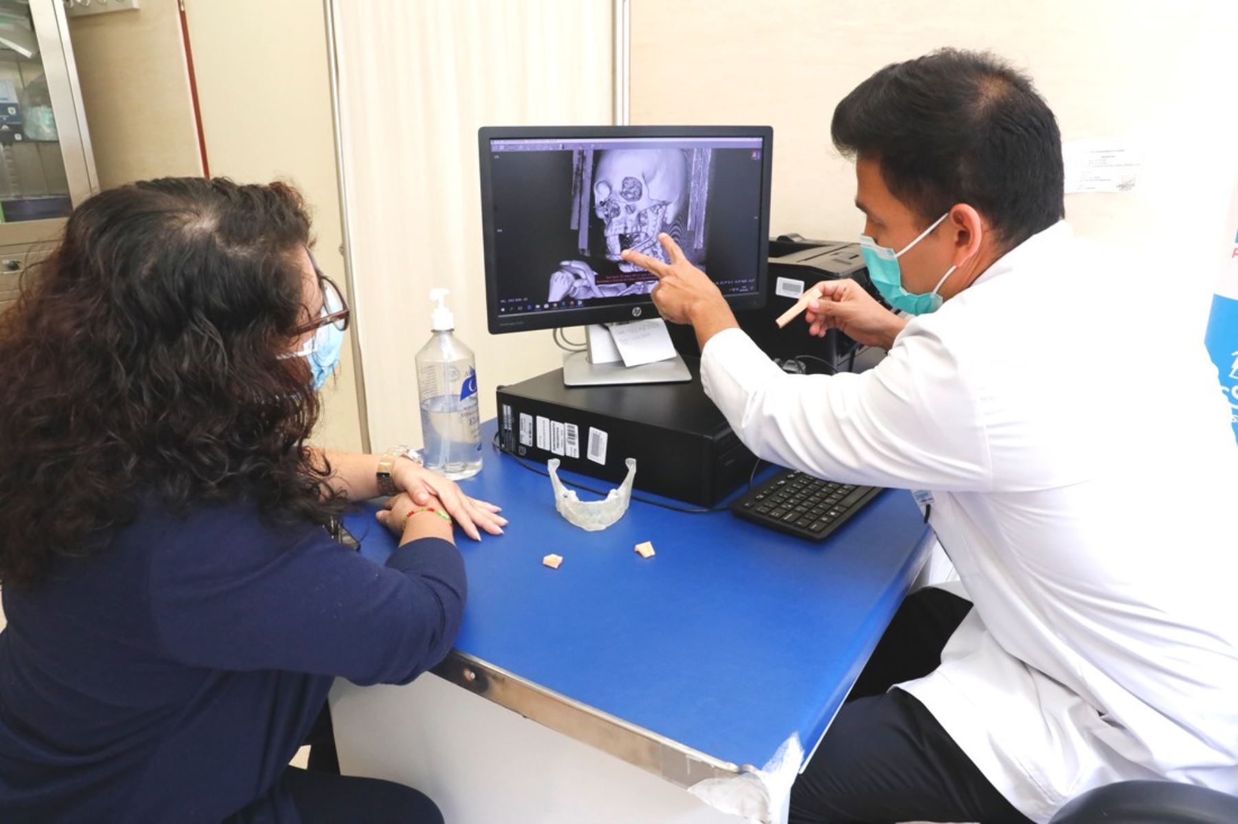 Médicos de EsSalud reconstruyen mandíbula de madre con tecnología 3D