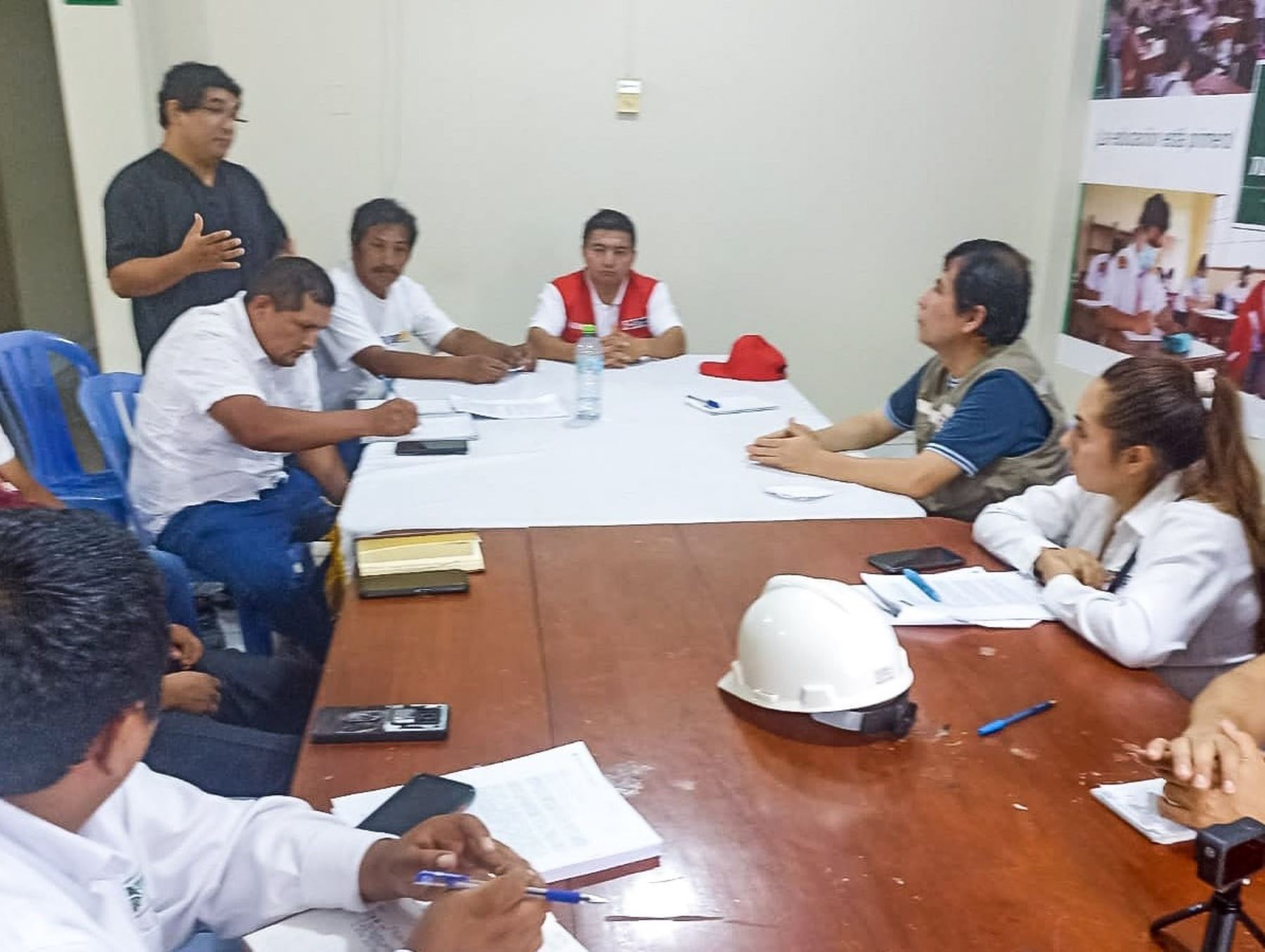 Equipo técnico del Ministerio de Vivienda se reunió con autoridades y dirigentes del Frente de Defensa de Tocache para destrabar el proyecto de agua potable y alcantarillado.