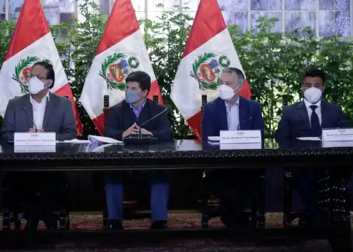 Presidente Pedro Castillo se reúne con empresarios de Gamarra.