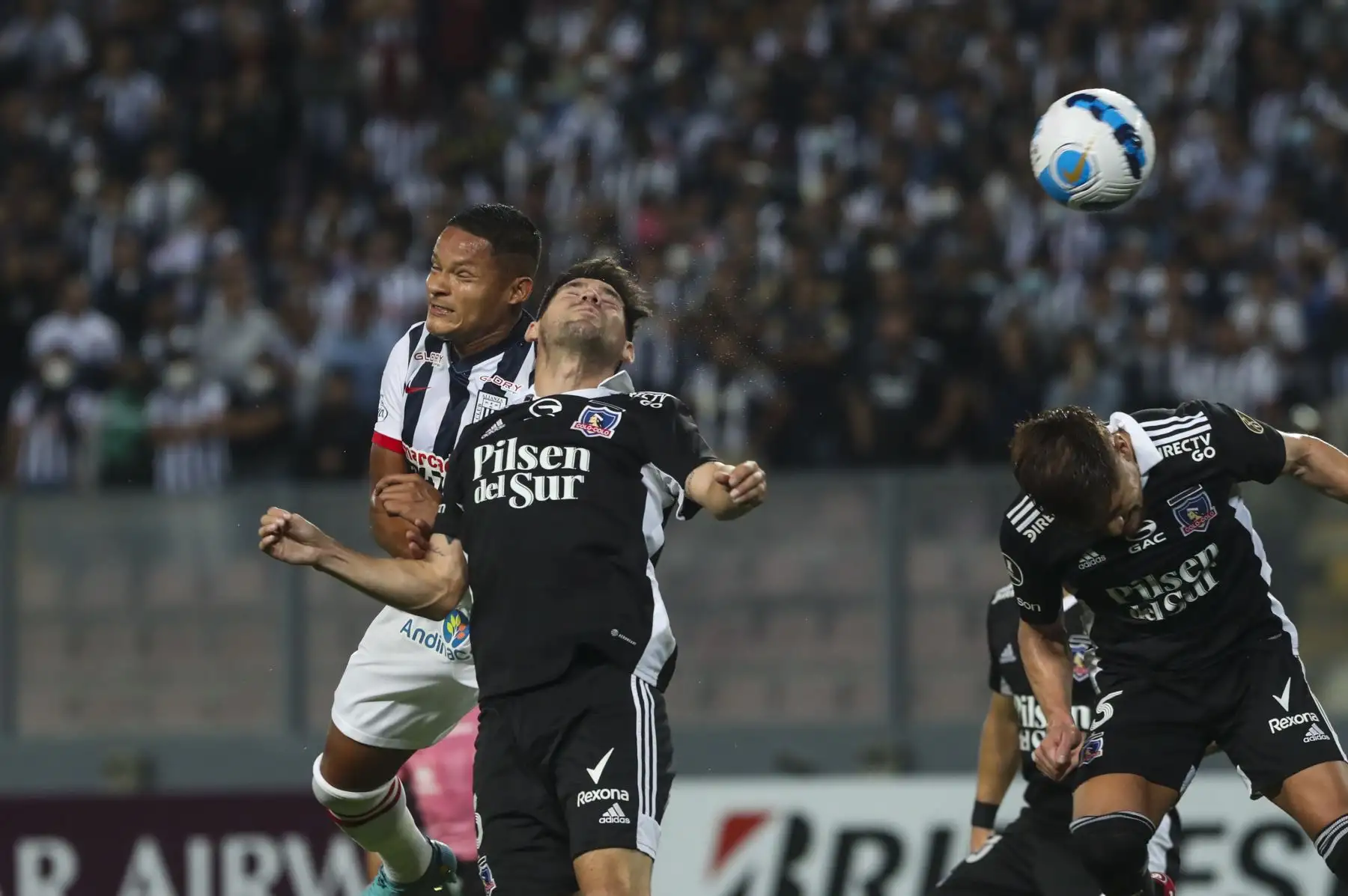 Alianza Lima se enfrenta a  Colo Colo en el Estadio Nacional por el Grupo F de la Copa Libertadores 2022. Foto: ANDINA/Carla Patiño