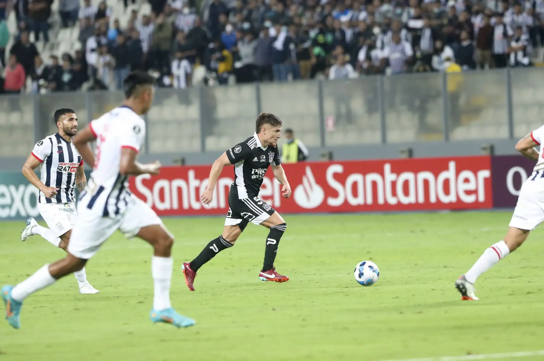 Copa Libertadores: Alianza Lima empata 1-1 con Colo Colo al inicio del segundo tiempo. Foto: ANDINA/Carla Patiño