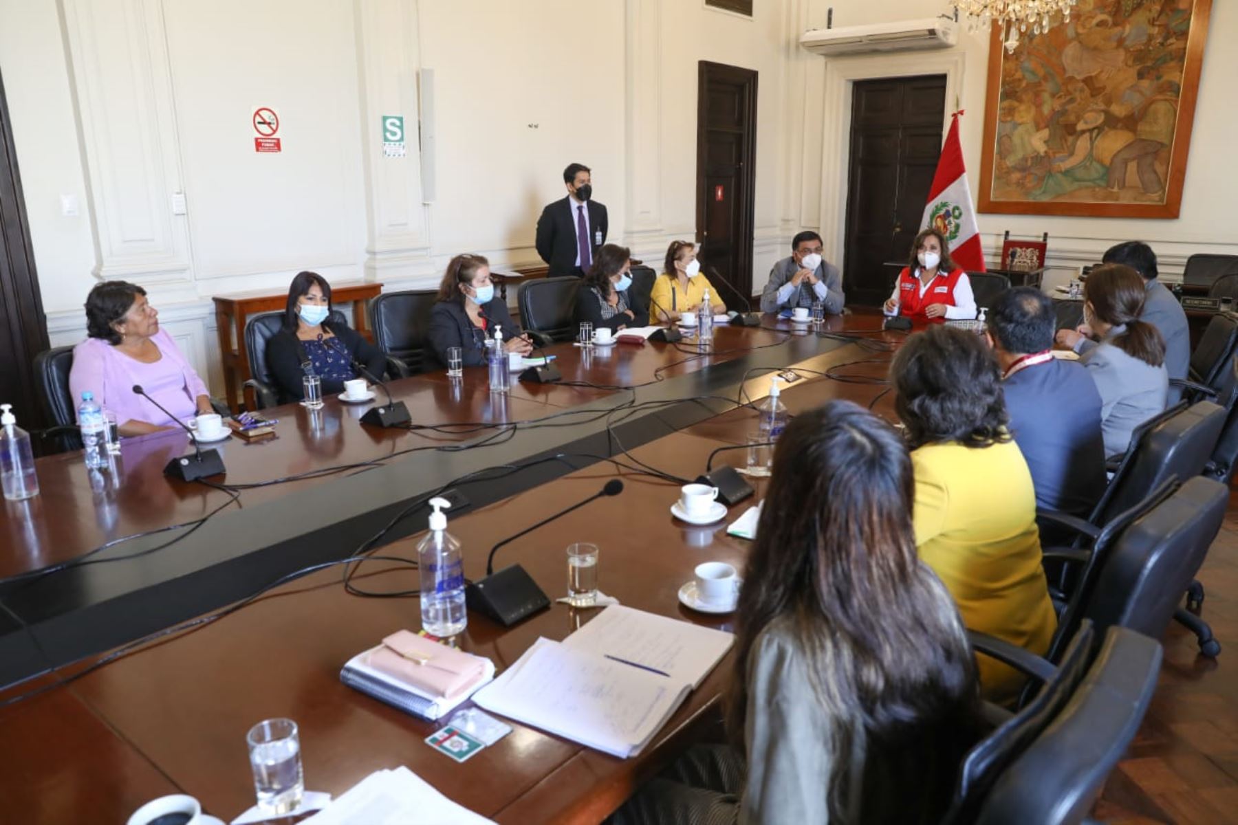 Vicepresidenta Boluarte dialogó con dirigentes de los Comités del Vaso de Leche