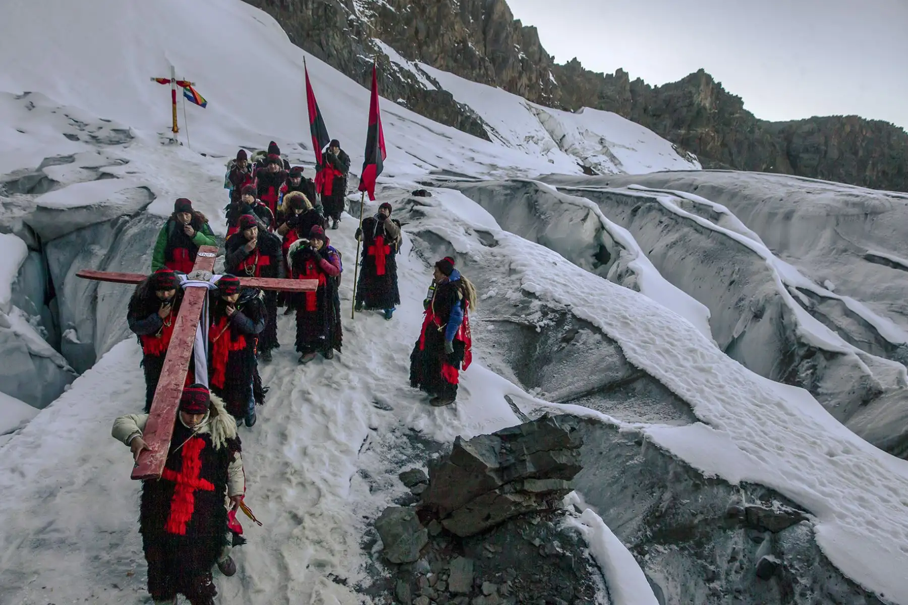 Nevado Qolqepunku en 2016 muestra grietas, actualmente no queda nada de hielo. Foto: cortesía/ Miguel Mejía Castro