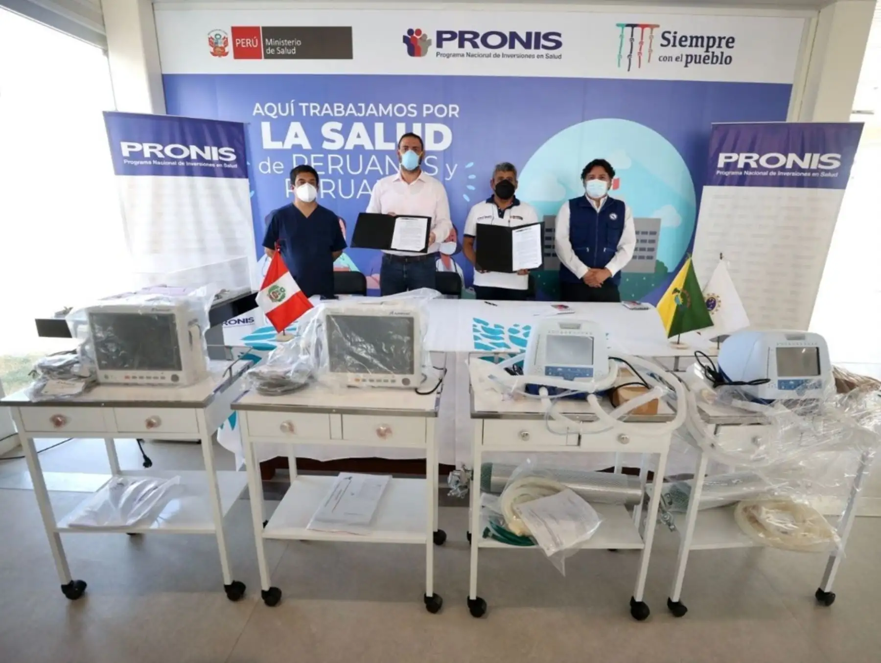 Pronis entrega equipamiento para mejorar atención en módulo de atención temporal que opera en el centro poblado Cachiche, región Ica. Foto: ANDINA/difusión.