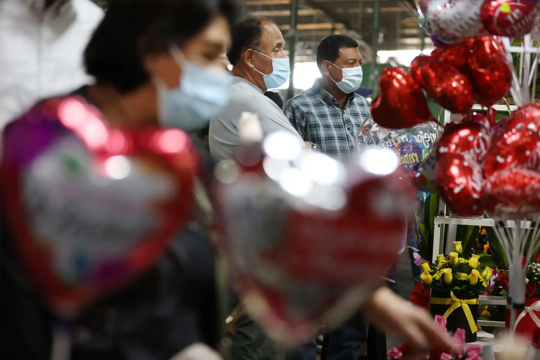 Venta de arreglos florales crece con motivo del día de la madre. Mercado de flores. Foto: ANDINA/Melina Mejía