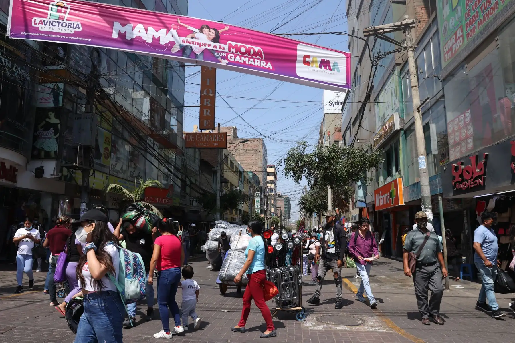 Gran afluencia de público en Gamarra genera ventas por el día de la madre . Foto: ANDINA/Melina Mejía
