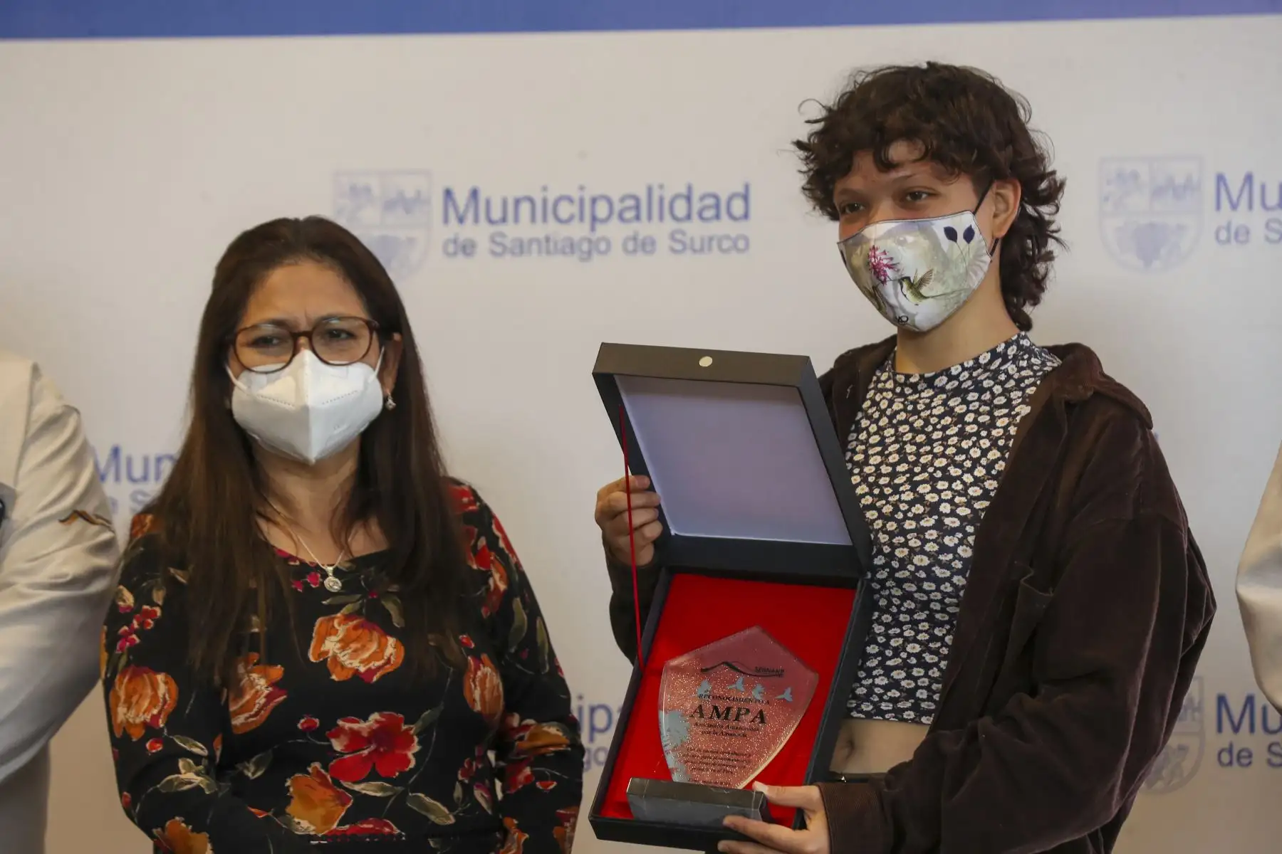 El Ministerio del Ambiente y el Servicio Nacional de Áreas Naturales Protegidas por el Estado, entregaron el reconocimiento a los representantes de las áreas de conservación privada reconocidas durante el año 2021 y 2022. Durante el evento se reconocieron 10 áreas de conservación privada quienes se han convertido en uno de los principales impulsores de la conservación en sus ámbitos. Foto: ANDINA/Carla Patiño
