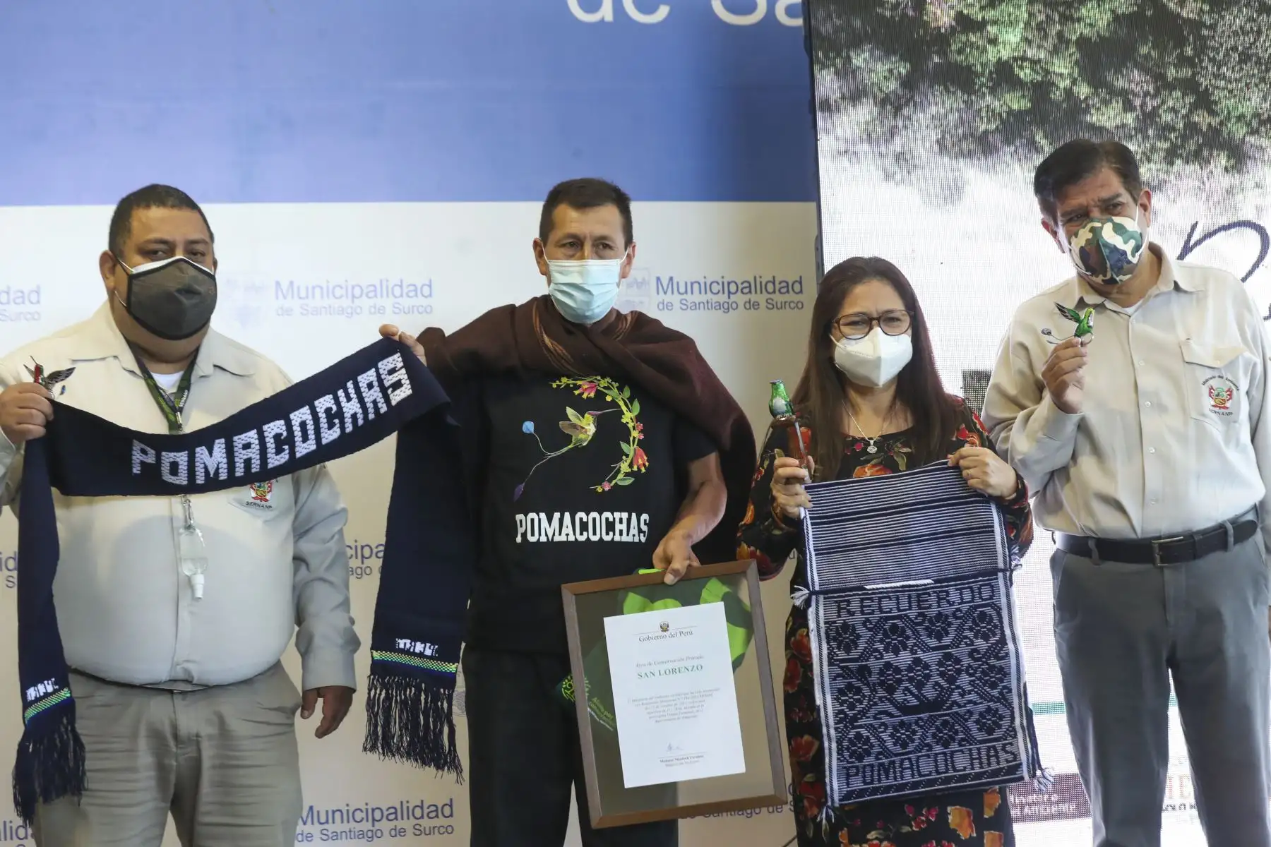 El Ministerio del Ambiente y el Servicio Nacional de Áreas Naturales Protegidas por el Estado, entregaron el reconocimiento a los representantes de las áreas de conservación privada reconocidas durante el año 2021 y 2022. Durante el evento se reconocieron 10 áreas de conservación privada quienes se han convertido en uno de los principales impulsores de la conservación en sus ámbitos. Foto: ANDINA/Carla Patiño