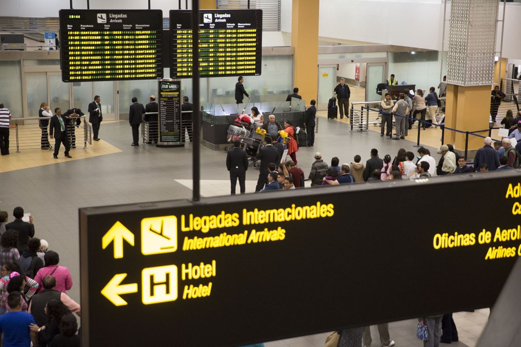 Más de 371,000 turistas internacionales llegaron al Perú entre enero y abril de este año
