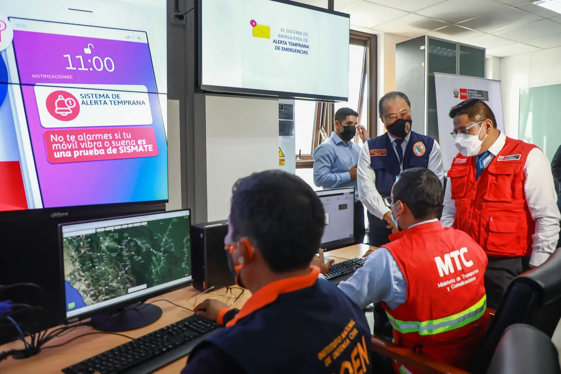 El Ministerio de Transportes y Comunicaciones efectuó una prueba del Sistema de Mensajería de Alerta Temprana (SISMATE) en todo el país.
Foto: MTC