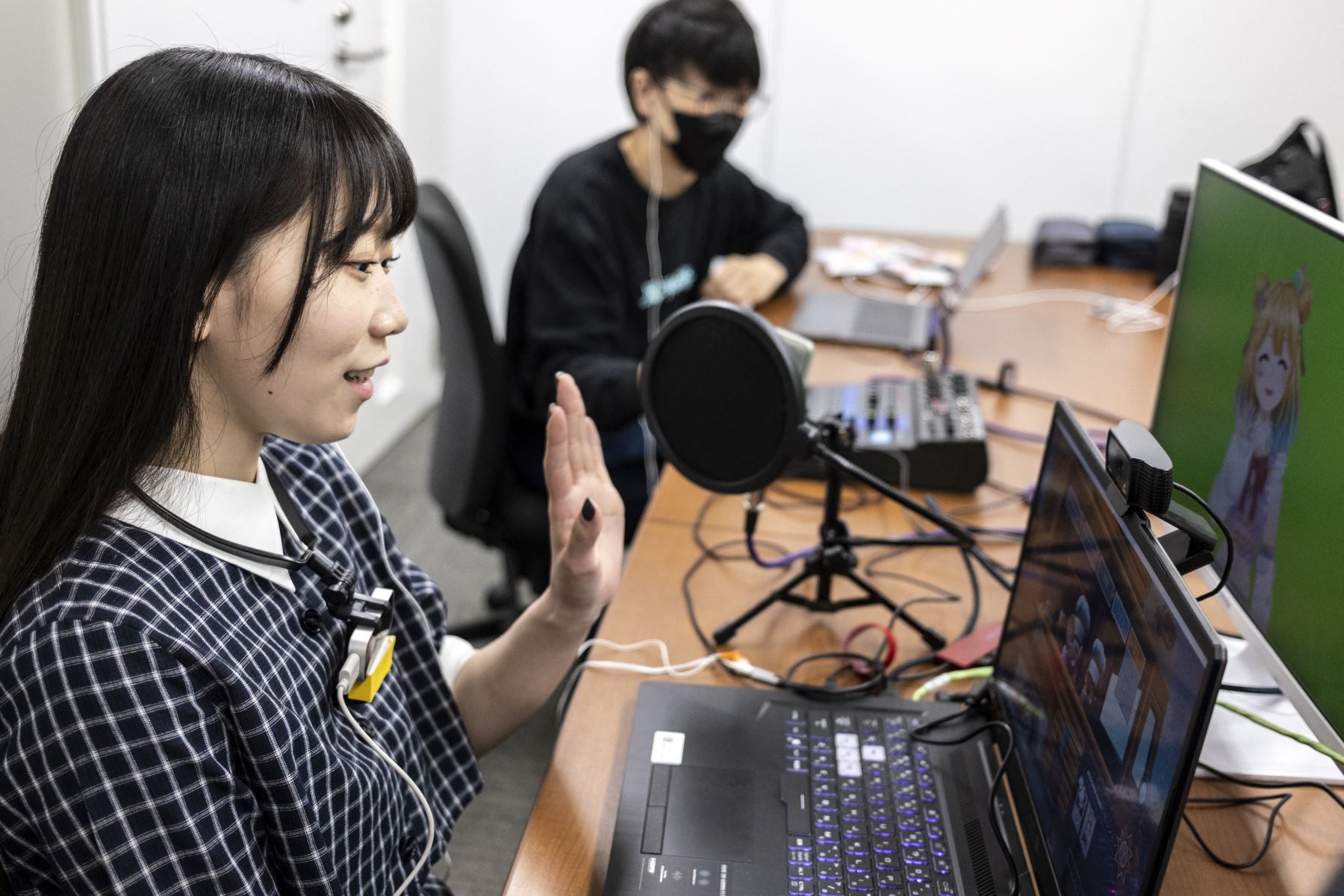Los youtubers virtuales hacen verdaderas fortunas en Japón
