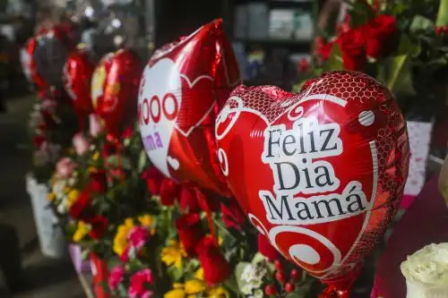 En estas fechas se apreciará el esfuerzo familiar por agasajar y engreír a las mujeres que son el motor de la unión y del desarrollo de nuestro entorno más íntimo.  ANDINA/Eddy Ramos